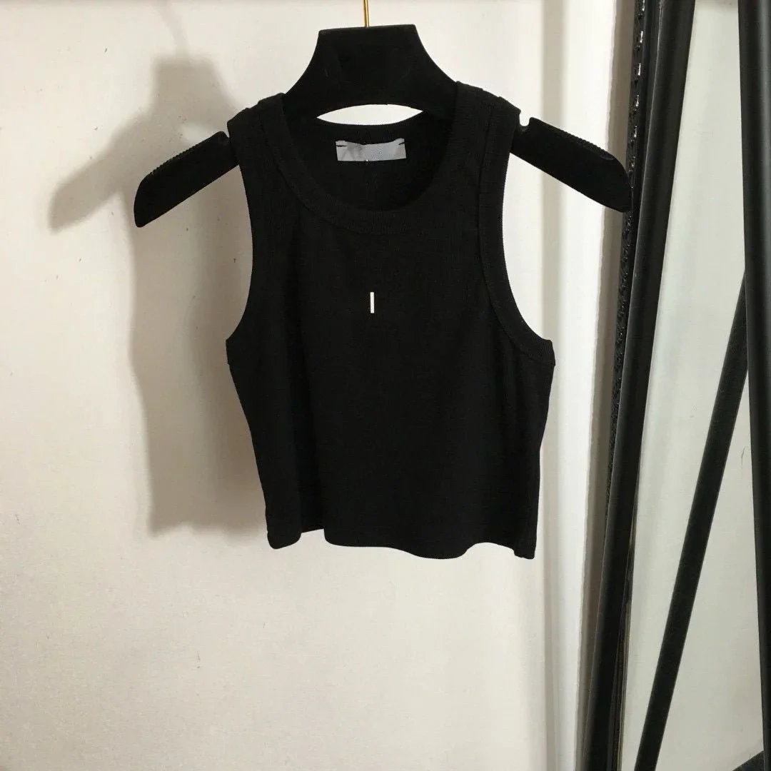 

2025 Summer New Women's Solid Color Simple Short Tank Top Sports Versatile Sleeveless Top