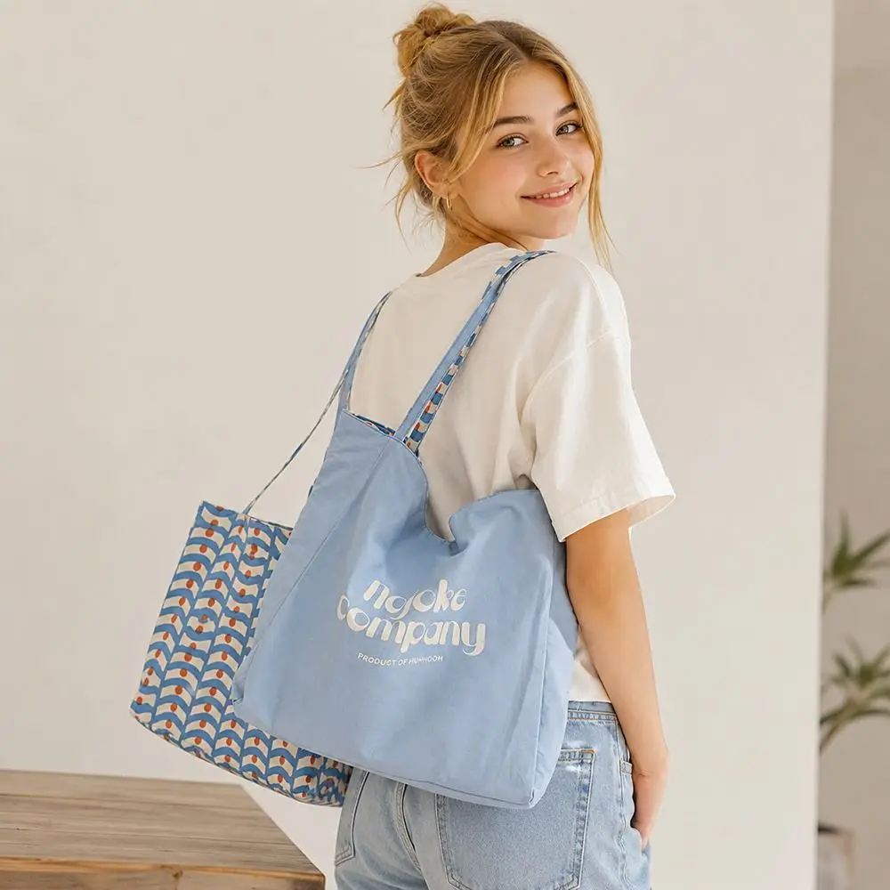 Modische Tragetasche mit Polka-Dot-Muster, leichte Handtasche mit großem Fassungsvermögen, beidseitig verwendbare, weiche Schultertasche zum Einkaufen. – Detail 4