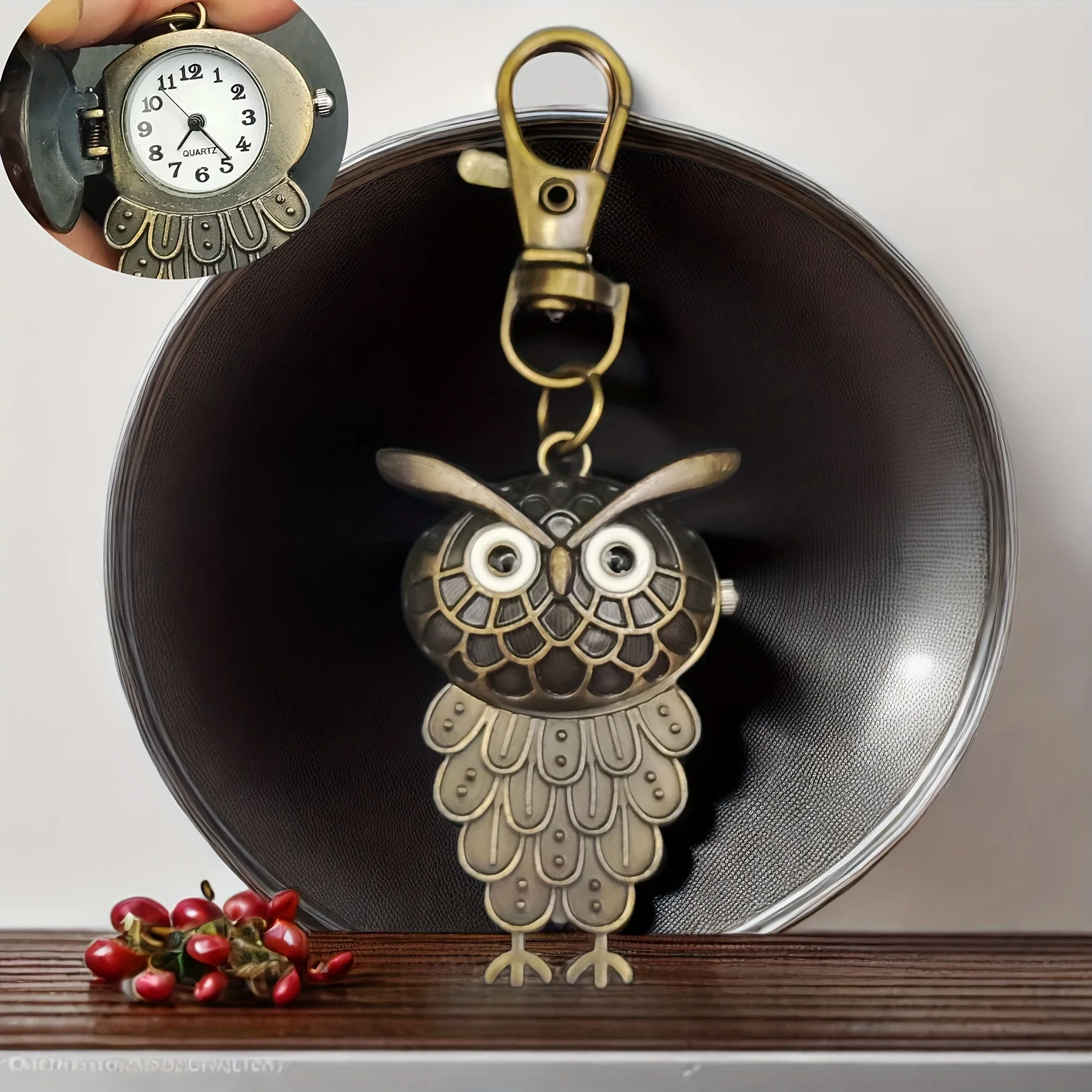 Flip style retro aristocratic owl keychain watch hanging watch quartz watch watch men's and women's backpack keychain