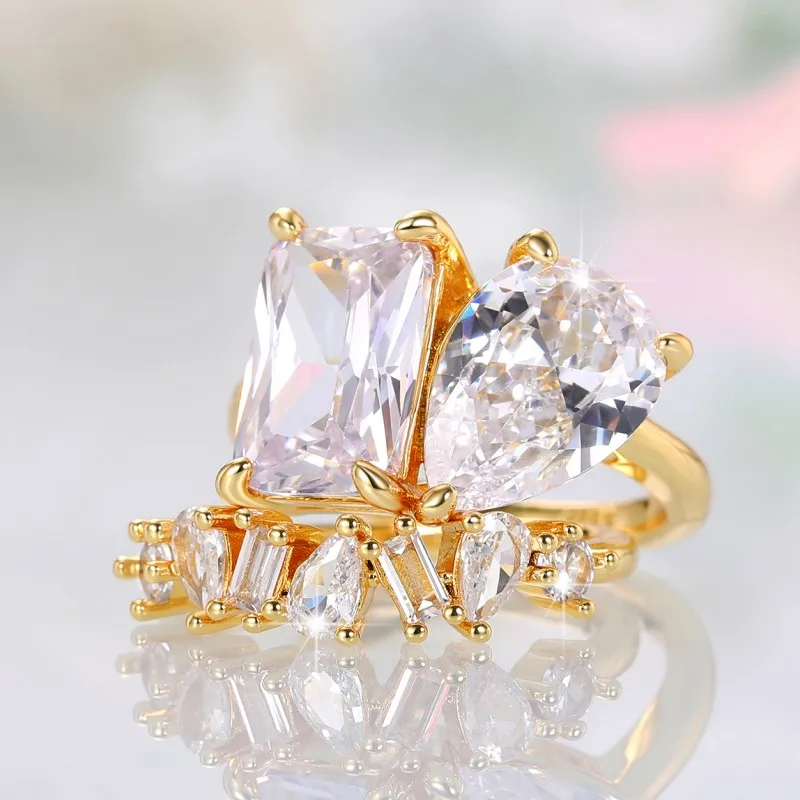 Huitan Hot Trend Pear Square Cubic Zirconia Crystal Rings for Women 2Pcs Set Gold Color Wedding Engage Accessories 2023 Jewelry