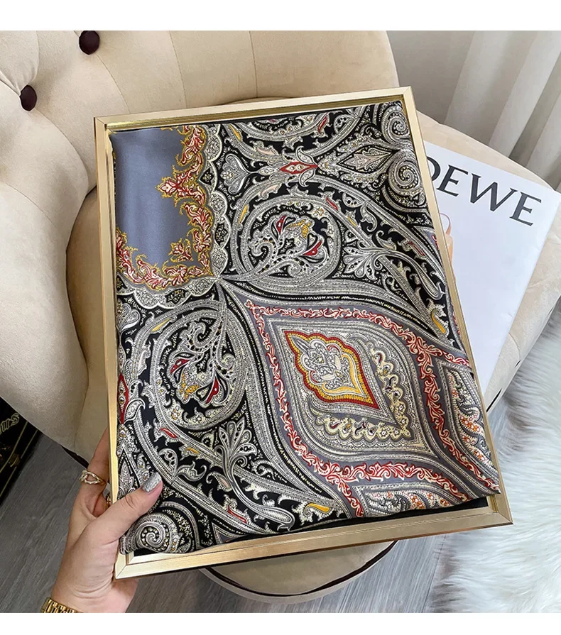 Damska apaszka szal w paisley miękki satynowy szal damski designerski szal plażowy bandana foulard szalik