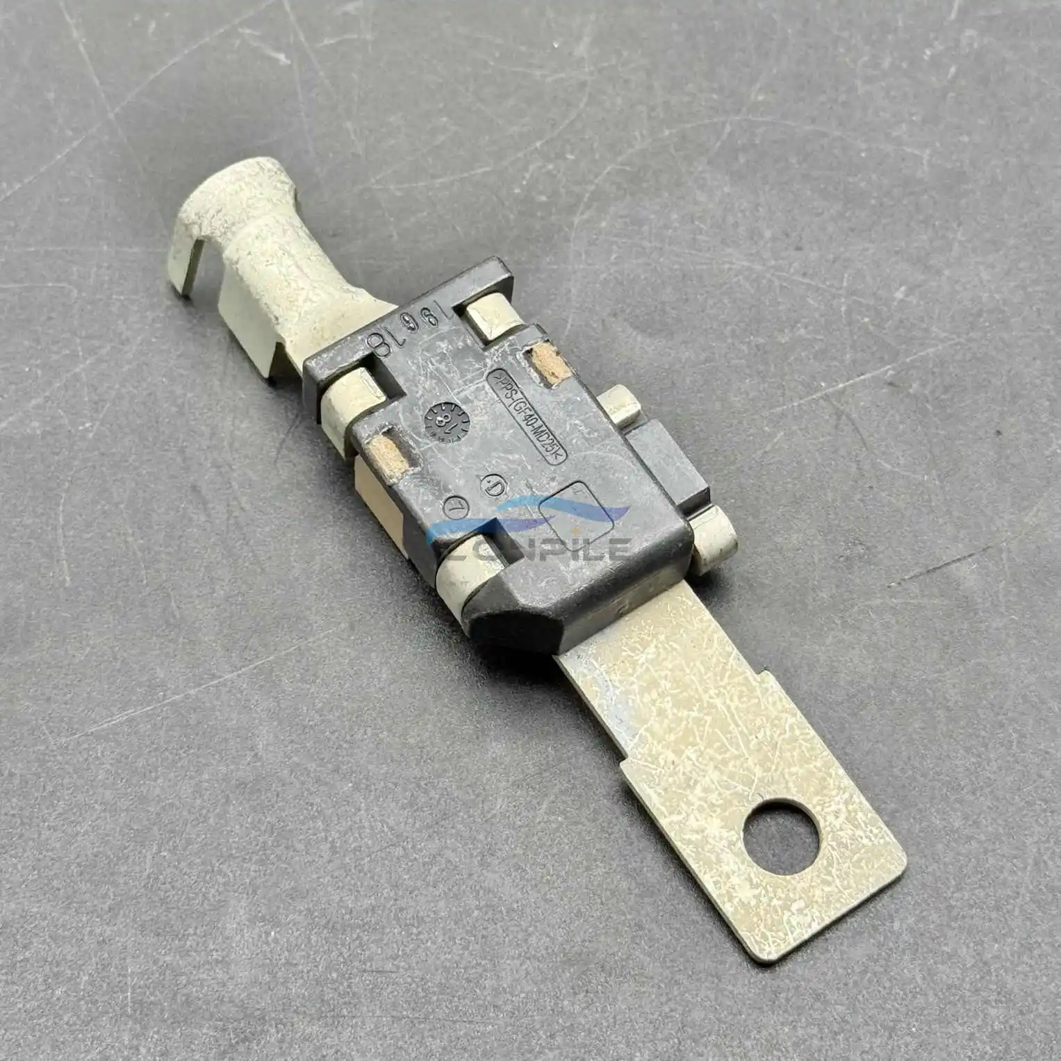 

1pc for Land Rover Range Rover evoque discovery 4 3 Freelander 2 battery pile positive insurance head