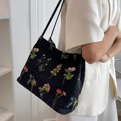 ISKYBOB 2023 Women Large Capacity Embroidered Tote Bag New Trendy Cloth Bag Shoulder Bag Black Flower Textured Bucket Bag