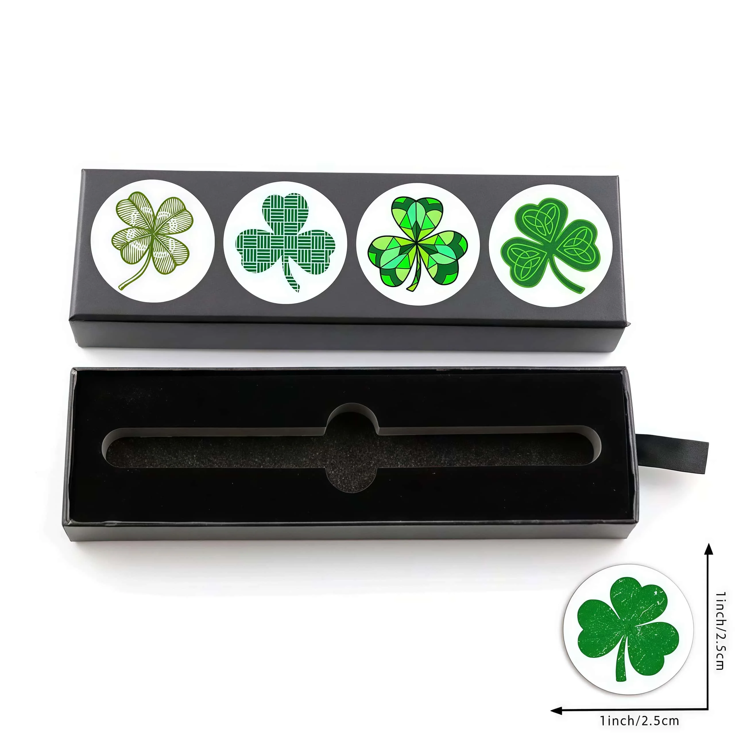 Nowość! 500 sztuk/rolka naklejek z koniczyną, wodoodporne i łatwe do zdejmowania naklejki z motywem koniczyny do majsterkowania, pakowania prezentów i dekoracji.