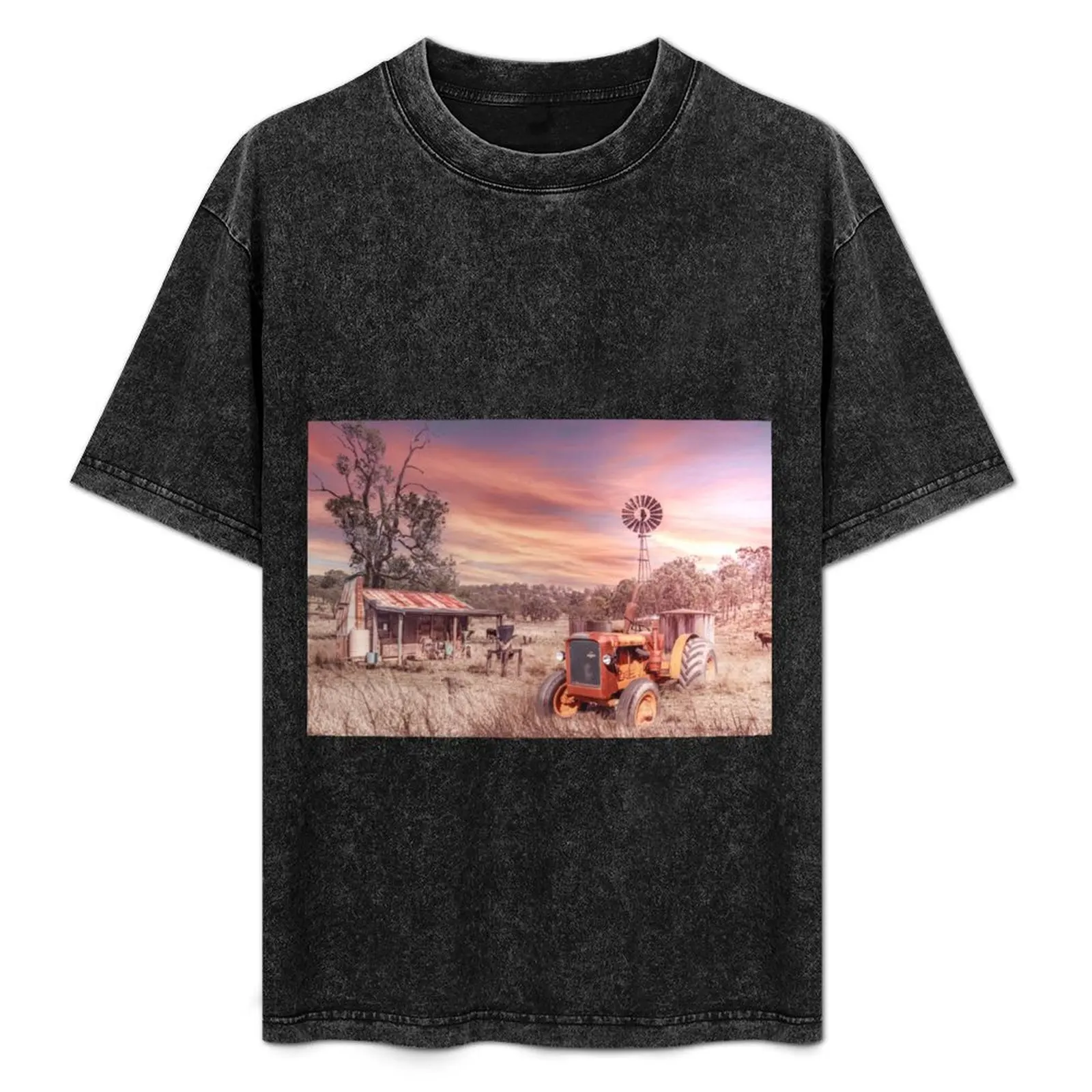 

old chamberlain tractor T-Shirt Functional Casual Short Sleeve Tee