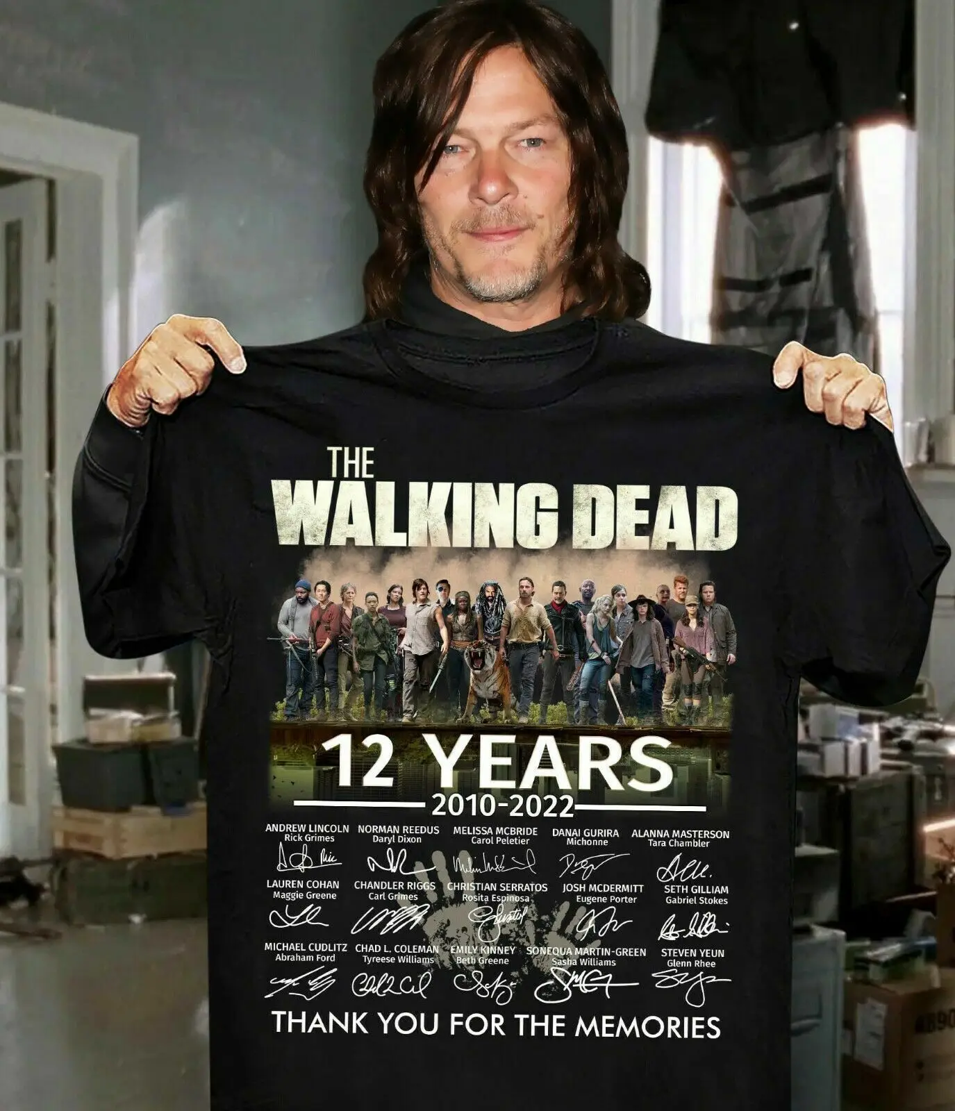 The Walking Dead 12th Anniversary 2010-2022 Movie Film Tee Shirt