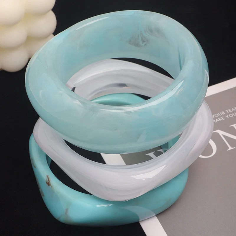 KMVEXO 3Pcs/Set Irregular Round Blue White Resin Acrylic Cuff Bracelet Women Girls Trendy Bling Design Bangles Chunky Jewelry