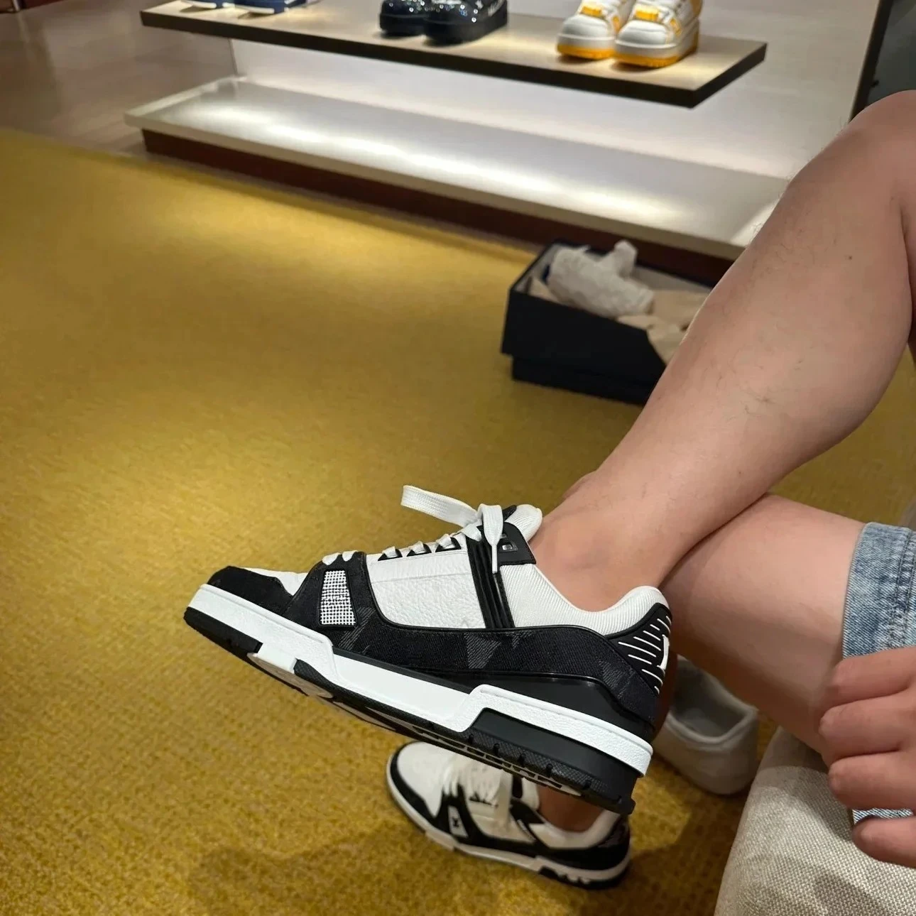 European Minimalist Luxurious Fashion Sports Shoes, Men's Low-top Casual Textured Printed Training Shoes, Unique Creative Denim Casual Shoes, Versatile Creative Women's Shoes, High-end Brand Platform Sports Shoes. view 3