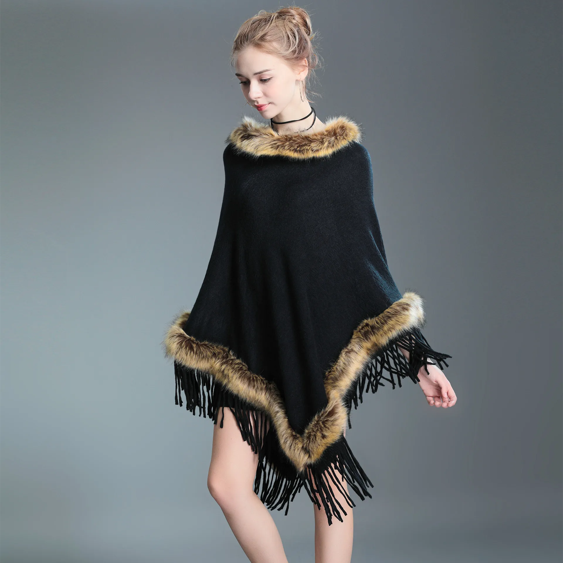 

Autumn Winter New Imitation Raccoon Fur Collar Cape Tassel Knitted Pullover Fur Cloak Female Ponchos Capes Black Cloaks