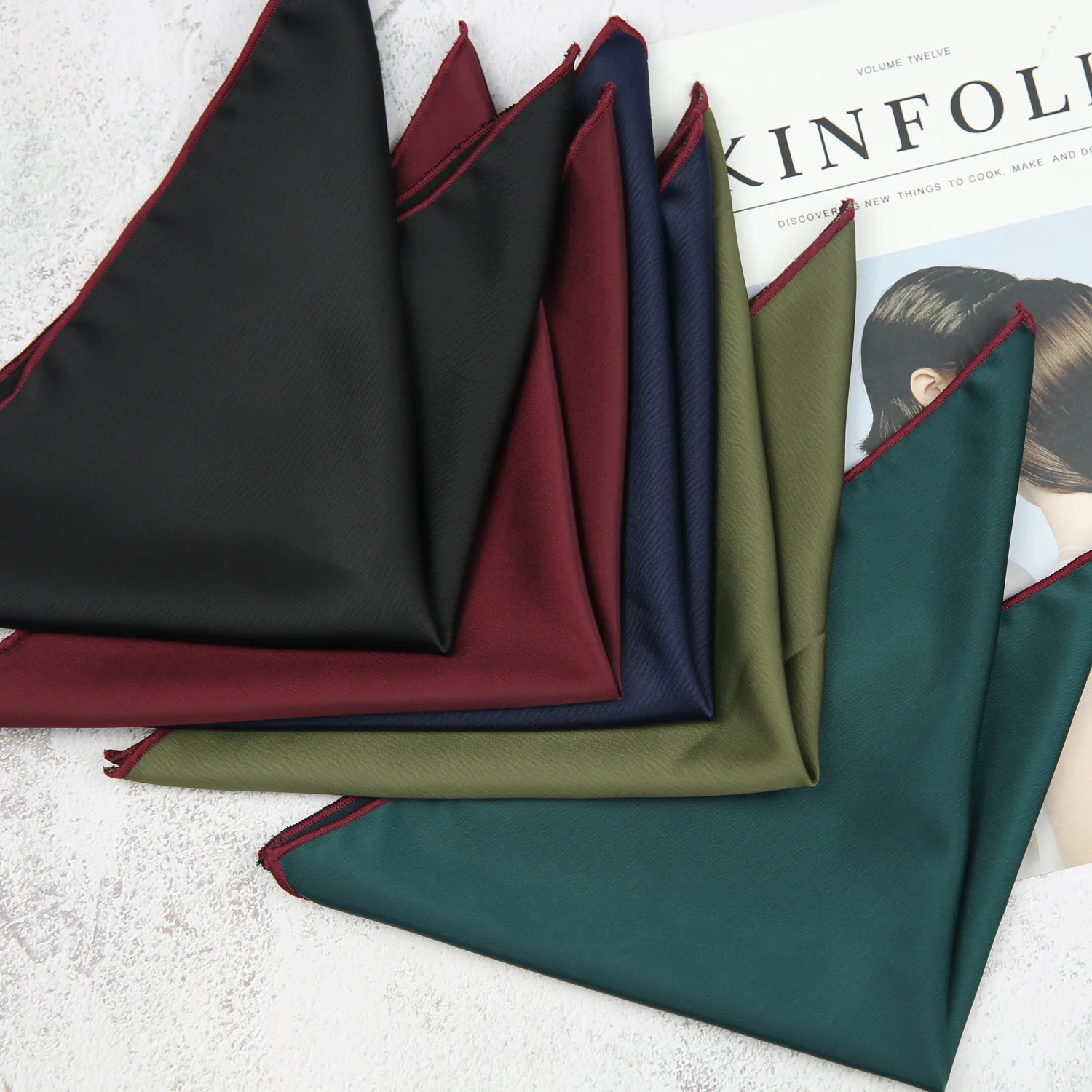 27 سنتيمتر بدلة رجالية الموضة بلون جيب مربع رمادي أحمر أبيض منديل مقلد الحرير منشفة ناعمة الصدر اكسسوارات المنديل