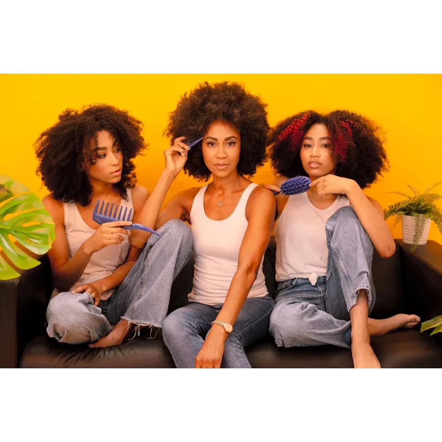 幅広の歯のヘアコーム、グラファイト、ハンドルの先端が尖っていて、髪を分けたりセクションにしたりできます。