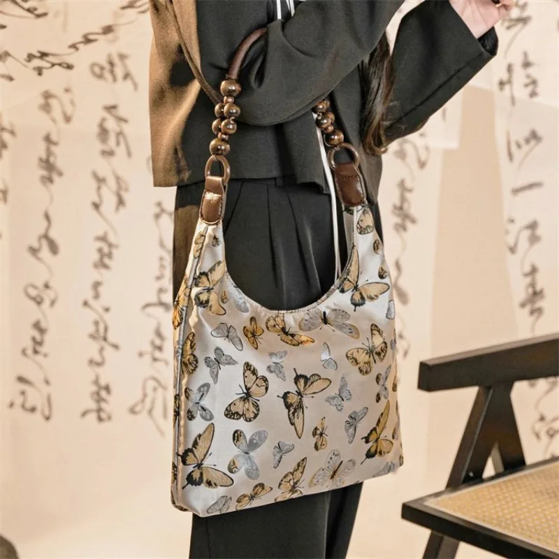 

Sophisticated Glamorous Handbag One Shoulder Red Carpet Dinner Party Exquisite Portable Trendy Chic Timeless Elegant Fashionable