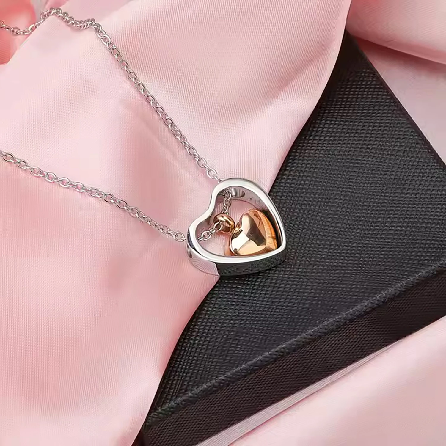 Heart Urn Cremation Pendant Neckalce for Women Men Stainless Steel Hollow Heart Love Jewelry for Ashes Keepsake Waterproof