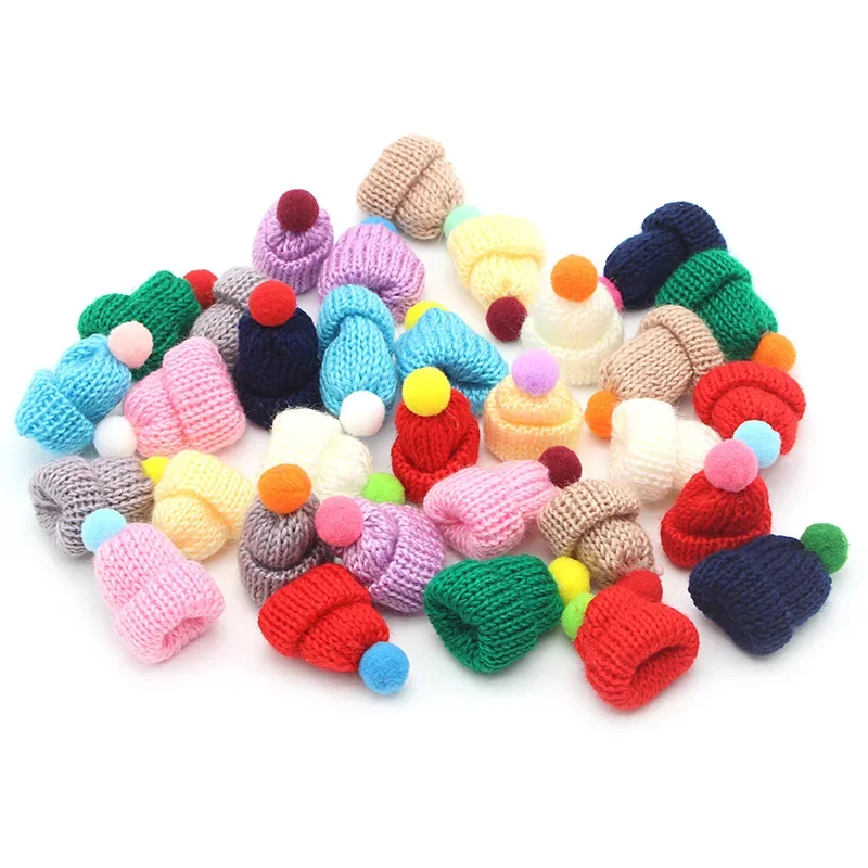 10-20szt Mini czapki dziewiarskie Świąteczne mini czapki dla lalek Mini wełniana czapka na ozdoby świąteczne DIY Sztuka i rzemiosło szycia — zdjęcie 2
