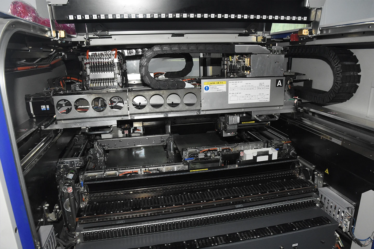 MACCHINA PICK AND PLACE YAMAHA YSM20-2 modulare ad alta efficienza premium MACCHINA SMT originale utilizzata