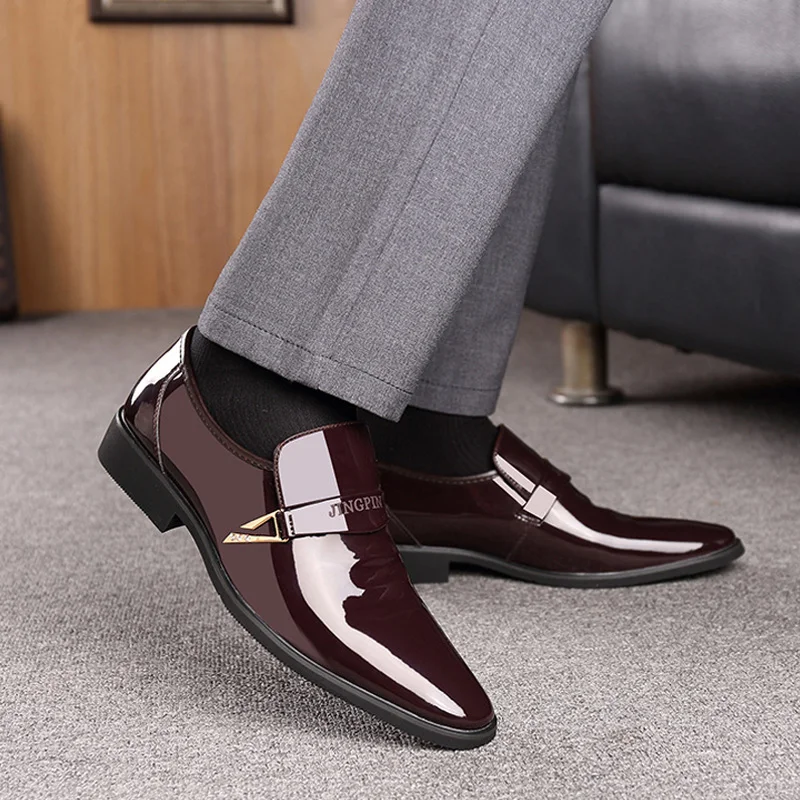 

Men Dress Leather Shoes Slip on Patent Leather Mens Casual Oxford Shoe Moccasin Glitter Male Footwear Pointed Toe Shoes for Men