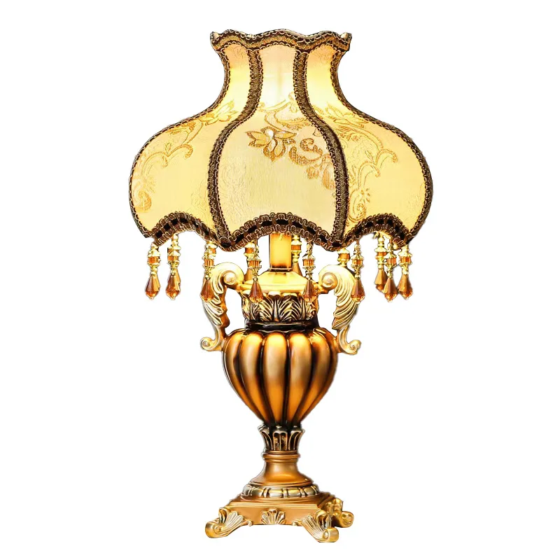 

European living room table lamp light luxury retro American classical luxury warm romantic wedding room bedroom bedside table la