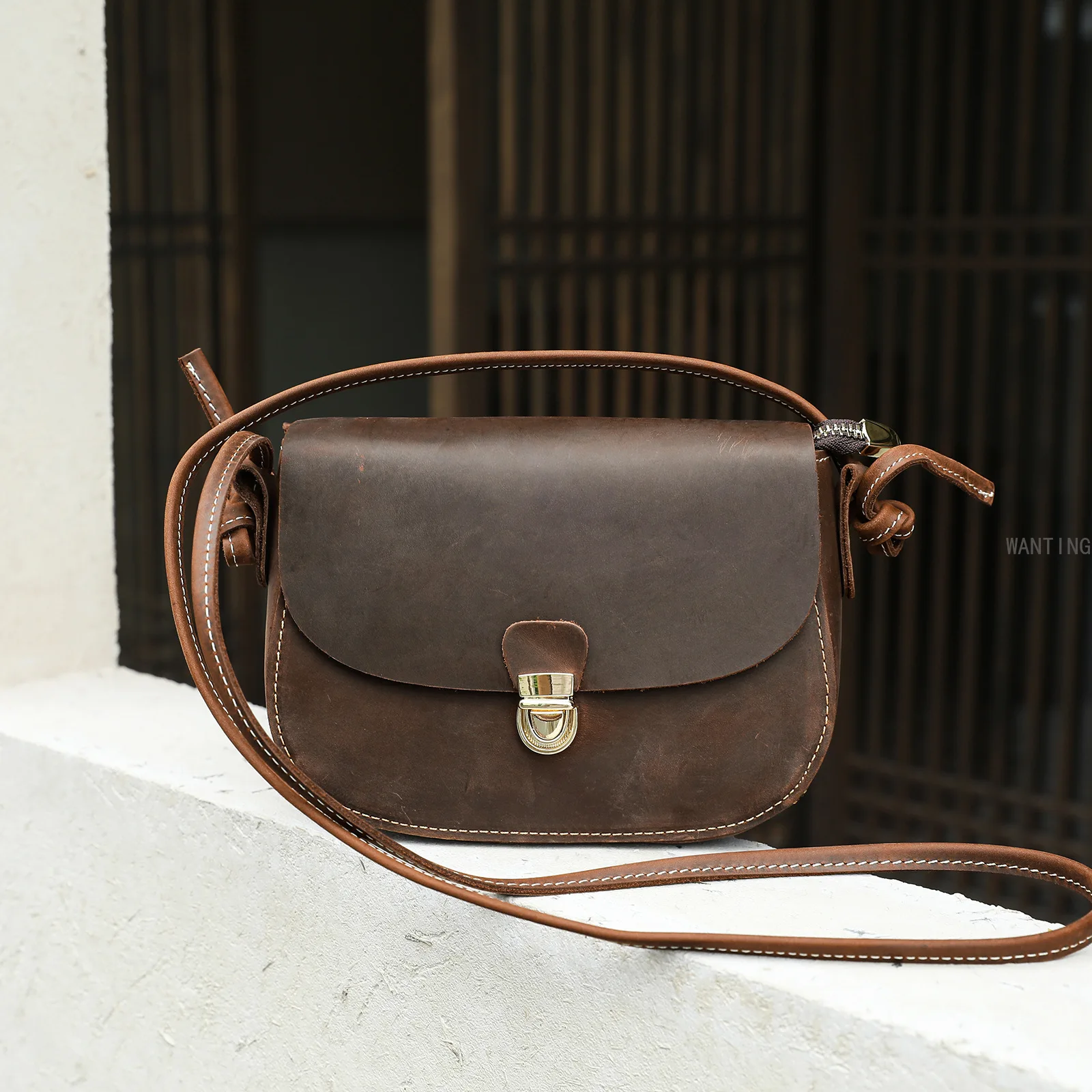 

Vintage Floral Embossed Top Layer Cowhide Leather Single Shoulder Bag for Women Soft Zipper Closure Crossbody Bag