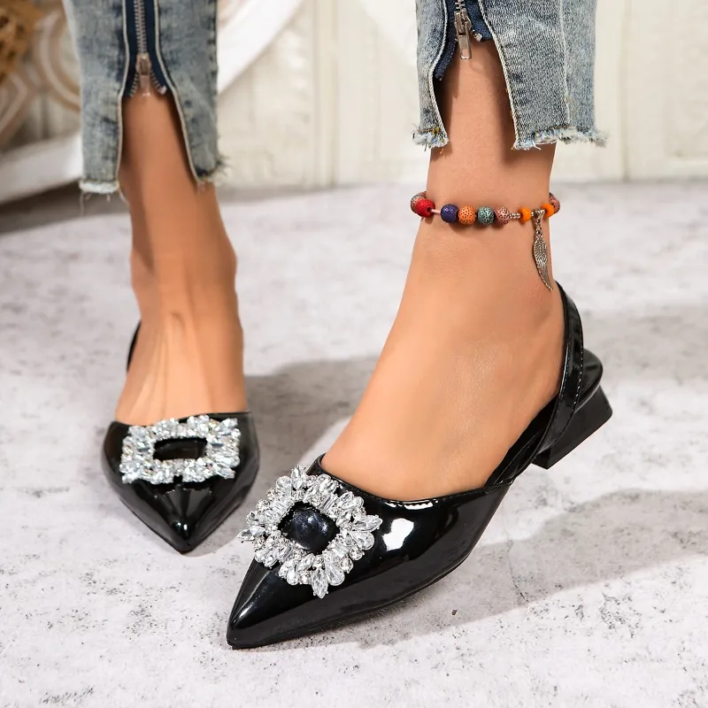 2025 أحذية نسائية مغلقة اصبع القدم الصنادل النسائية فستان أنيق الصنادل النساء كريستال مربع زر الانزلاق على أحذية كعب منخفض الإناث