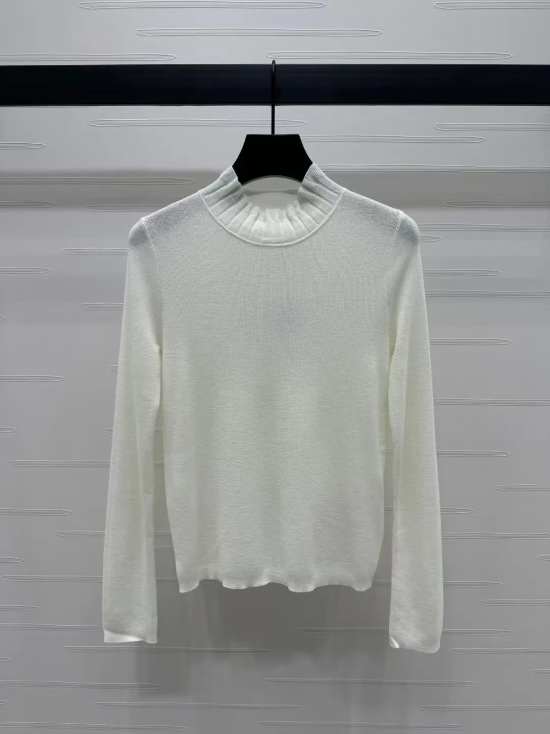 High end customized women's long sleeved knitted top