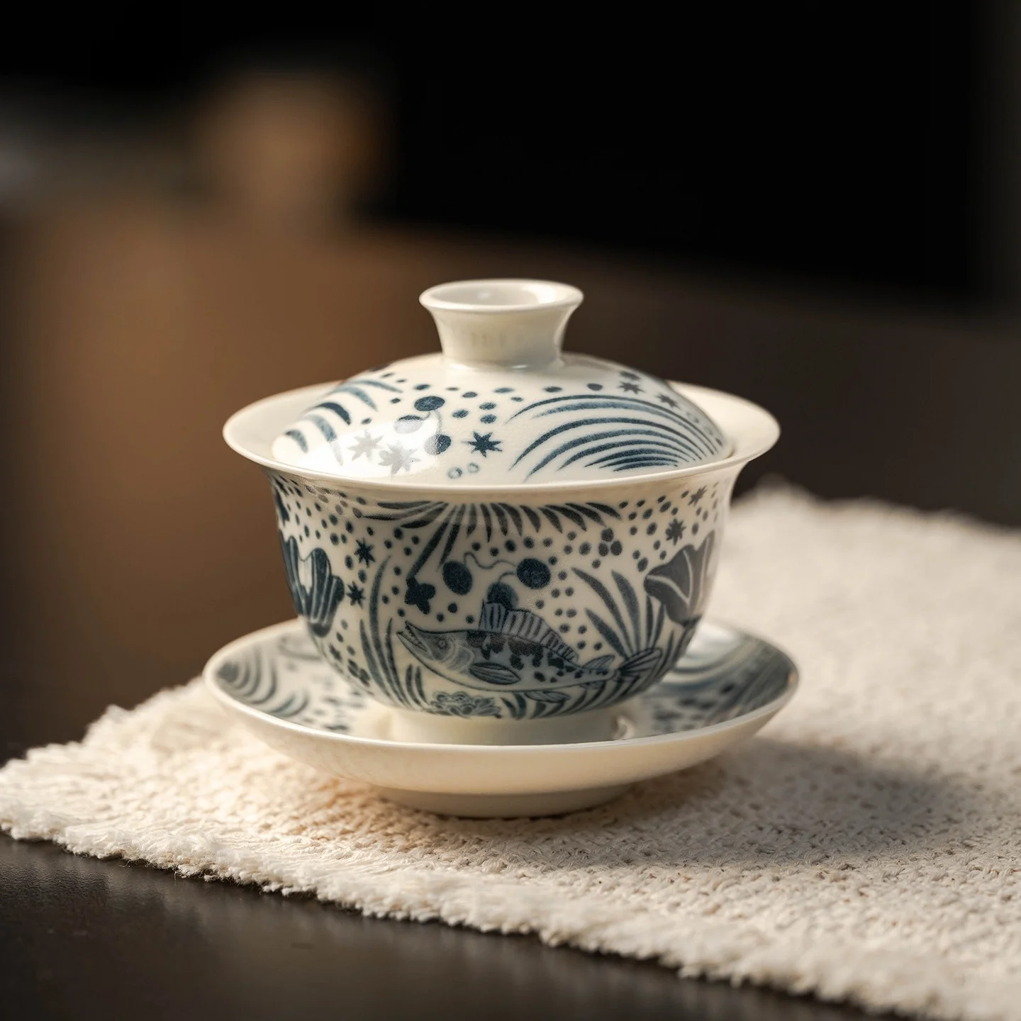 Soda‑glazed Porcelain Gaiwan Underglaze‑Blue Fish‑Algae Pattern Household Crackle‑Glaze Tea‑Brewing Bowl Kung Fu Teaware Gift
