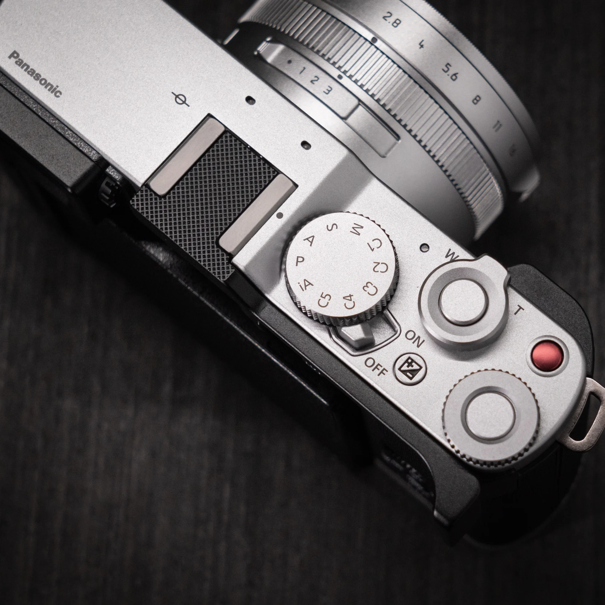 Aluminium-Metall-Handgriff für Panasonic LUMIX L10 Kamera, ergonomisch gestaltet. – Detail 13