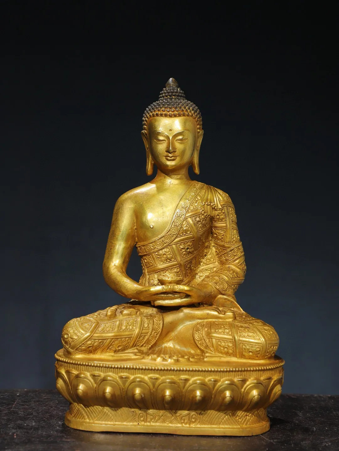 

Tibetan Nepalese brass gilt Sakyamuni Great Day Buddha ornament Home Hall supplies 29cm