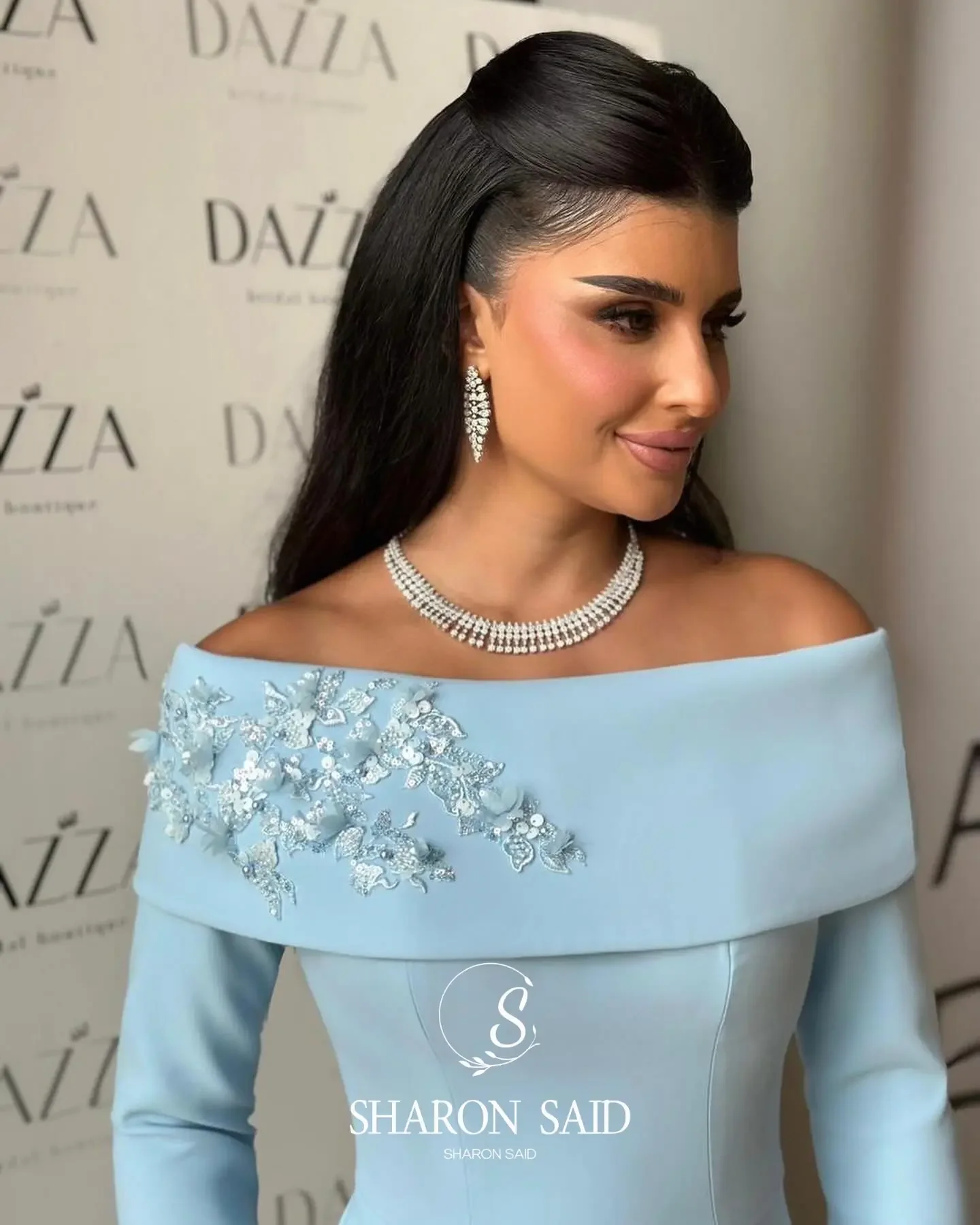 Sharon กล่าวว่าปิดไหล่ชุดราตรีสีชมพูแขนยาวเย็บปักถักร้อยสําหรับงานแต่งงานของผู้หญิงชุดอย่างเป็นทางการ SF404 ที่กําหนดเอง