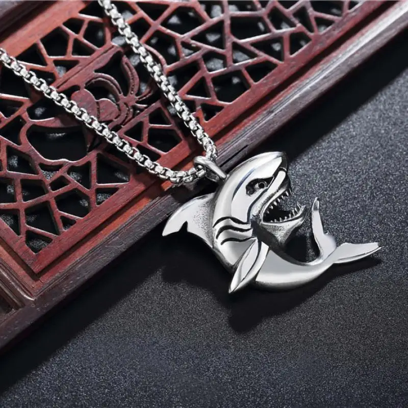 Fashionable Ferocious Shark Animal Pendant Necklace Men\'s Hip-Hop Rock Trend Personalized Jewelry Gift