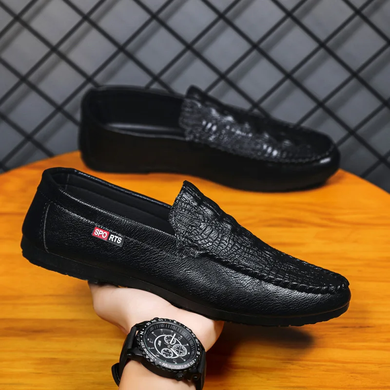 

Spring new footwear casual trend crocodile bean shoes men take lazy loafers M954
