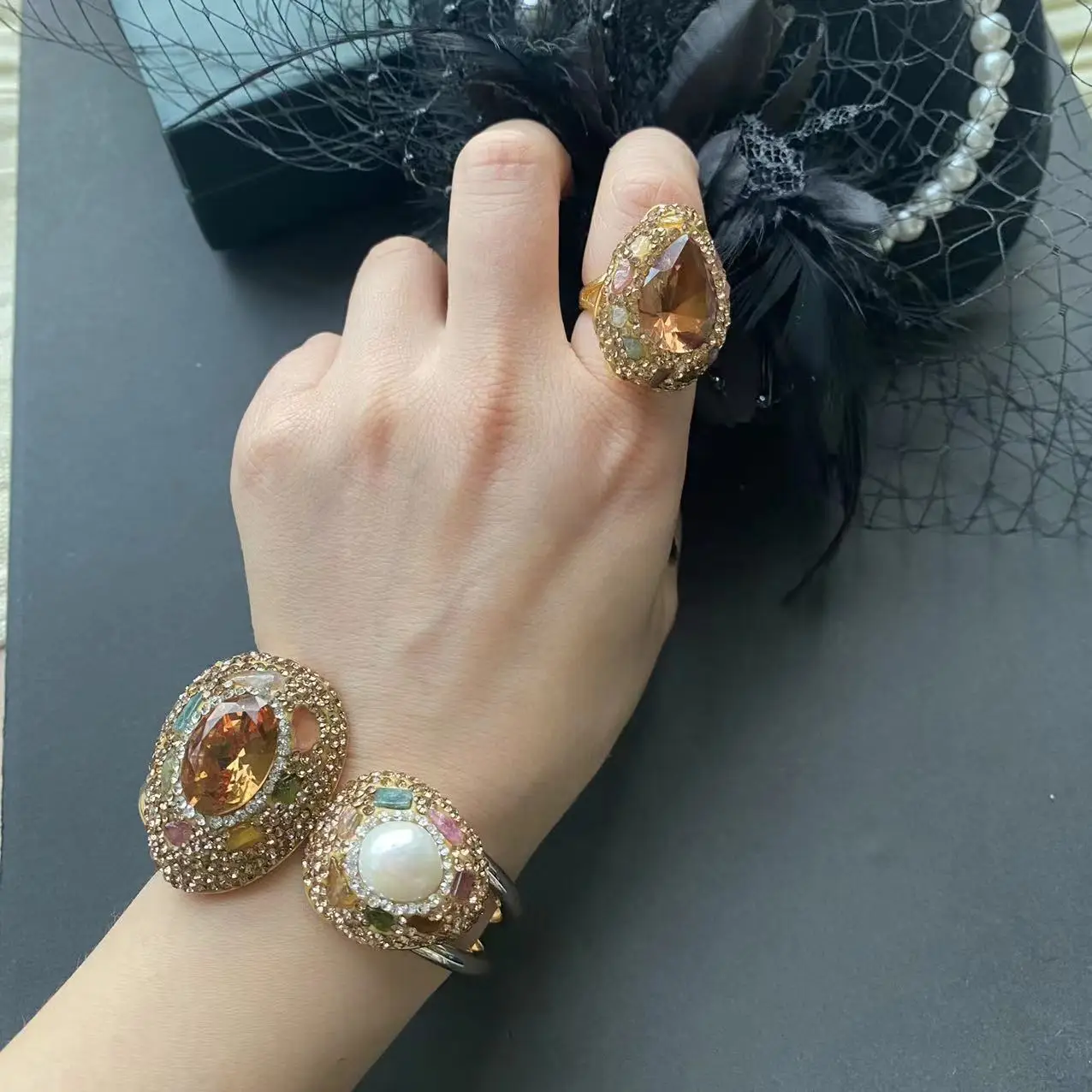 

Новый модный браслет из натурального жемчуга в стиле барокко с инкрустацией из султана и камнями, браслет в европейском и американском винтажном стиле для женщин