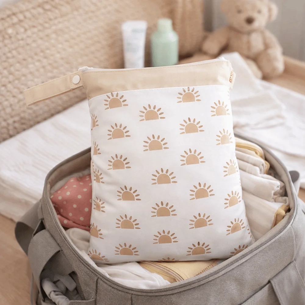 Waterproof Waterproof Diaper Bag with Handle Washable Portable Mommy Bag 30*40 Cm Separate Wet Dry Diaper Wetbag Storage