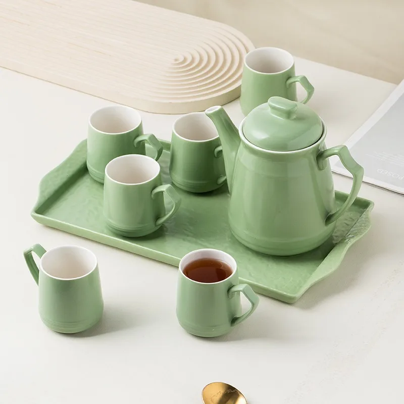 

Скандинавский зеленый керамический набор для кофе и чая, декоративная посуда для дома, гостиной, 1 горшок, 6 чашек, 1 набор подносов, украшения для бутылок с холодной водой