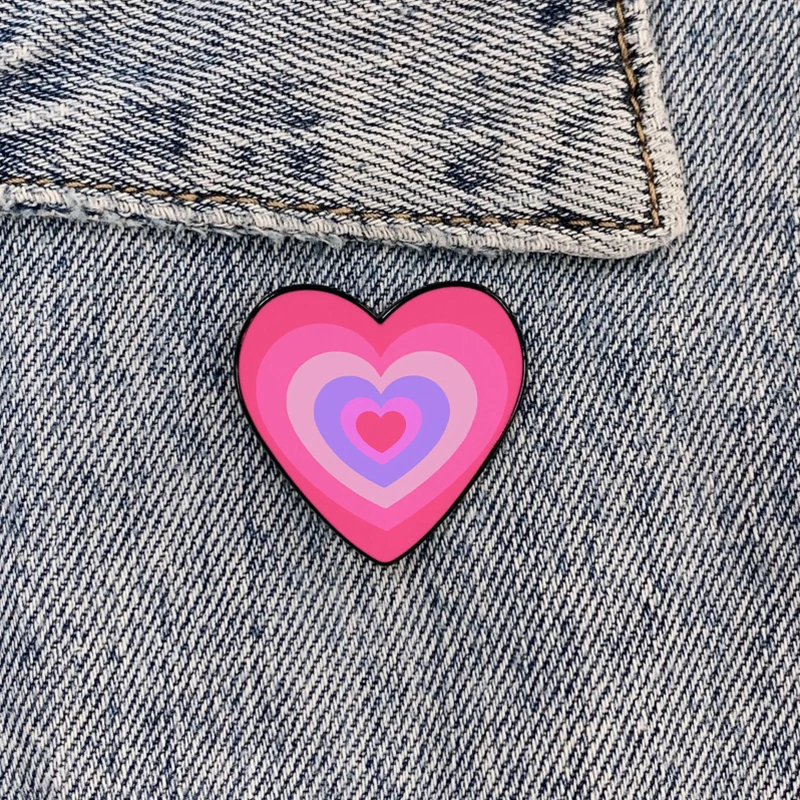 New FashionPink Heart Butt Hug Skeleton Hands Heart-shaped metal pin vintage Brooches Shirt Lapel Badge pins for Lover Girls