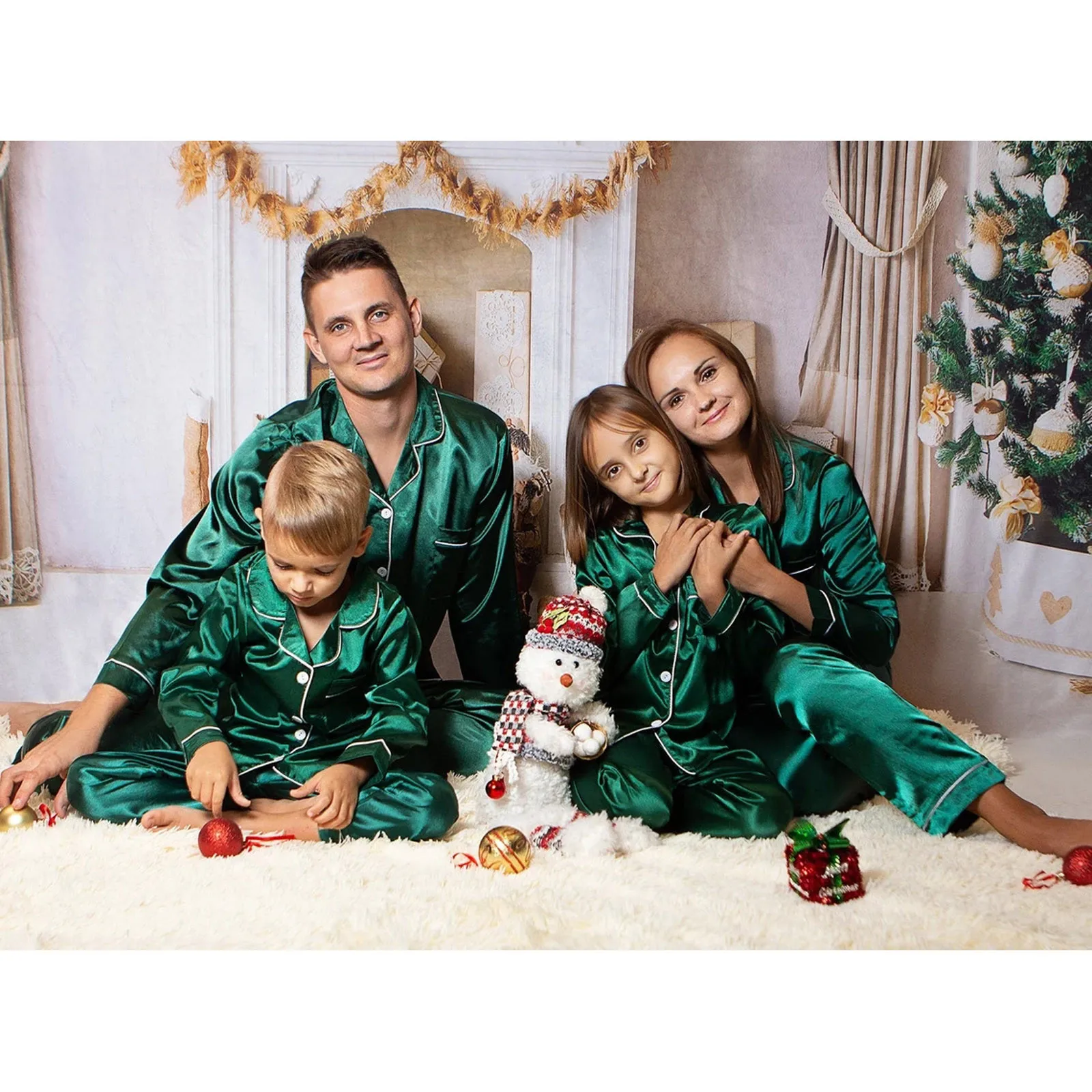 Solid Color Green Christmas Pajamas Family Adults Kids Xmas Imitation Satin Silk Tops Pants Sleepwear Outfits 2 Piece Suit