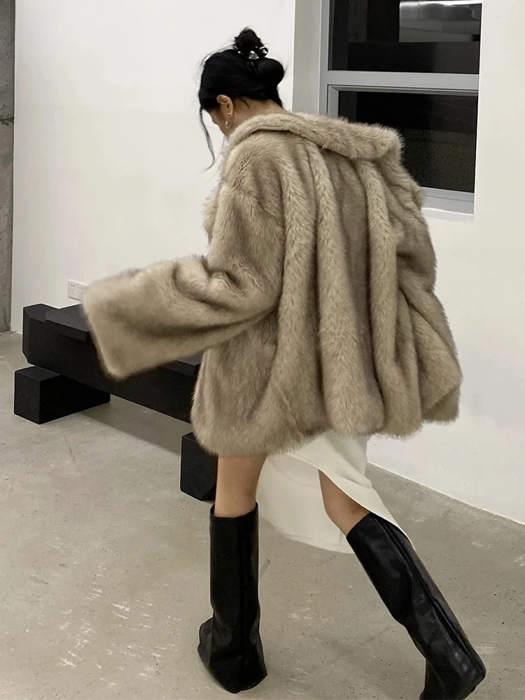 

Lautaro Winter Loose Casual Thick Warm Soft Hairy Faux Fur Coat Women Luxury High Quality Furry Fluffy Jacket Korean Fashion