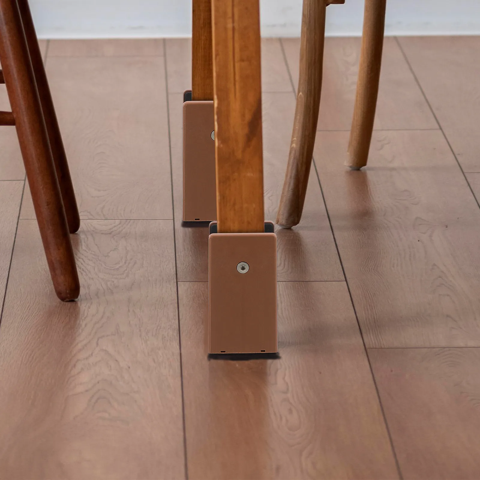 

Комплект из 4 регулируемых подставок для мебели: увеличители высоты для кроватей, стульев, столов, диванов – для устойчивости, элегантности и универсальности дома