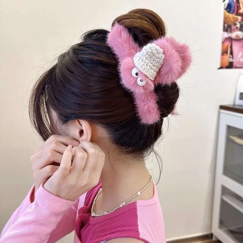 Fur Ball Hair Clip for Woman Elegant Plush Hair Clamp Fashion Cute Girl Shark Clip