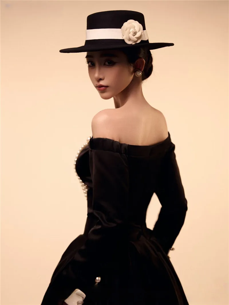 

Новинка: Традиционный китайский этнический костюм для фотосессий и сценических выступлений в стиле Одри Хепберн (Bla-oulder Hepburn Sle)