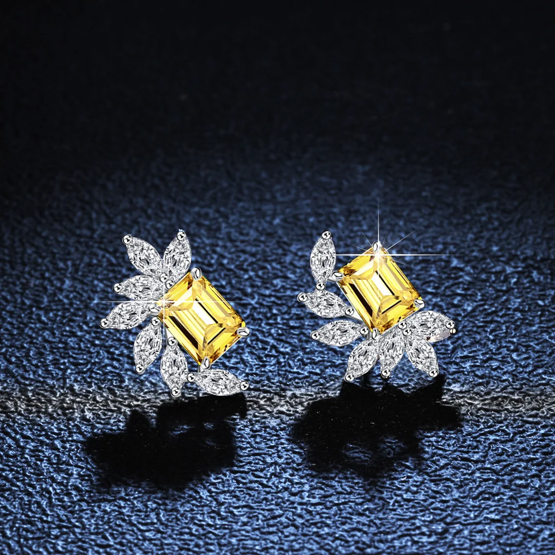 PT950 White Gold 2 Carat Diamond VVS1 Earrings Women's Four Claw Earrings Leaf Wedding 18K Gold D Color Moissanite Square Diamon