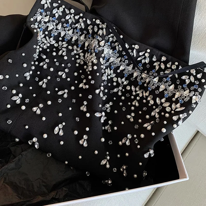 Frühling Frauen Ärmelloses Slash Neck Mini Kleid Neue Luxus Diamanten Brust Wrapping Kleider Sommer Hohe Taille Backless A-line Kleid