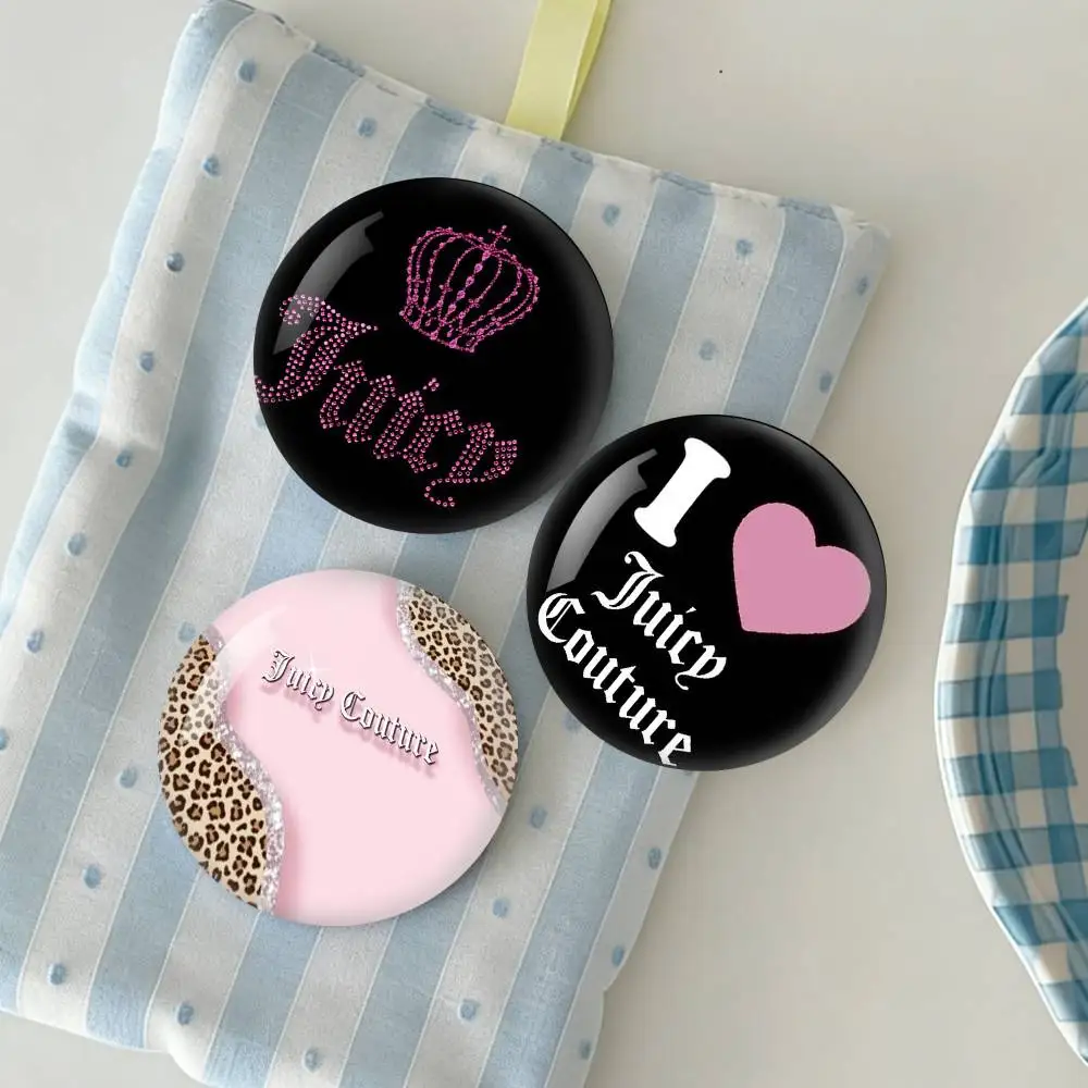 

J-Juicy C-Couture Badge Tinplate Soft Button Pin Brooch Metal Badge Custom Jewelry Accessories Hat Bag Lapel