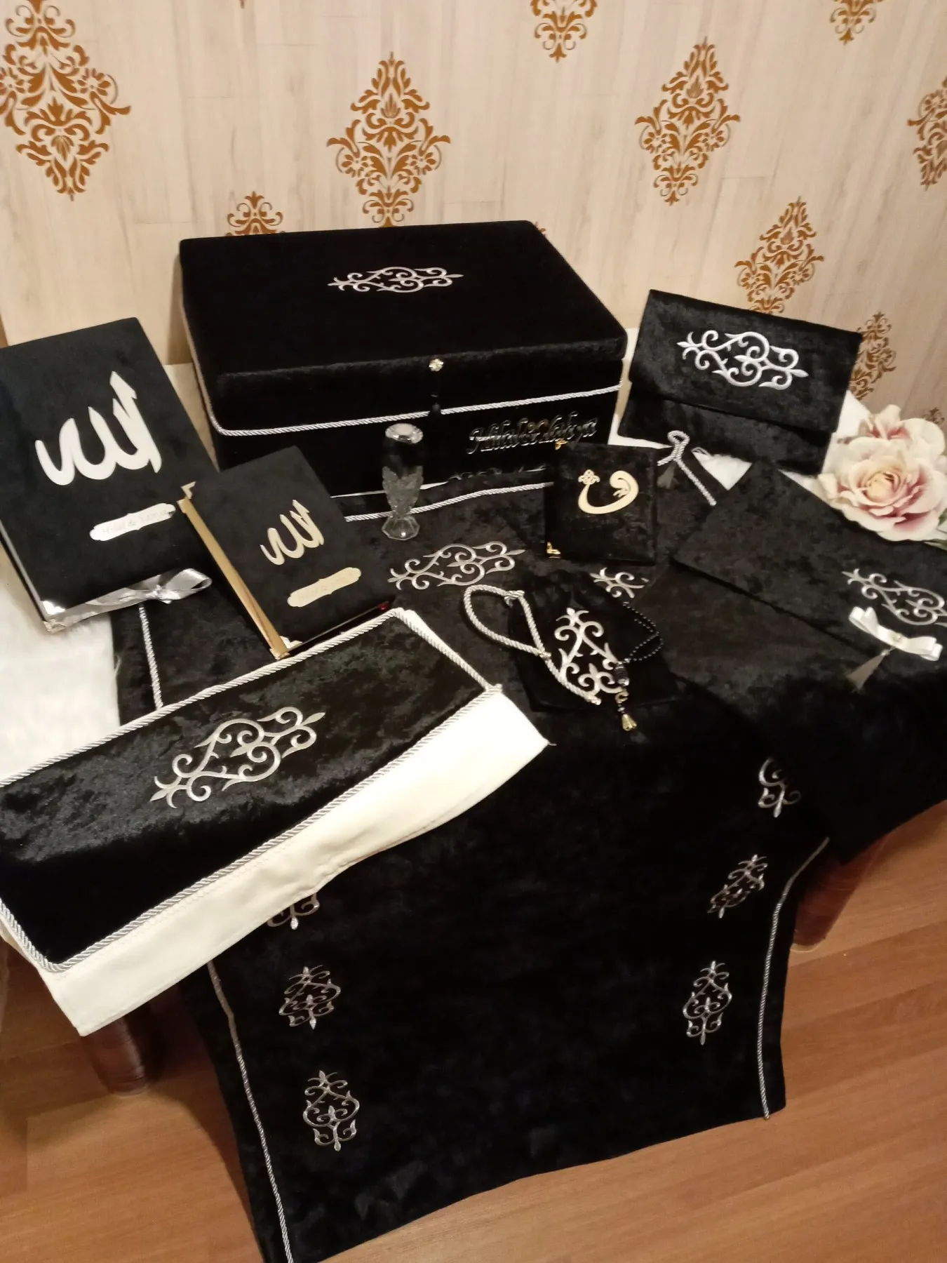 

Special Handmade Prayer Rug Full Set Made with Velvet Fabric Islamic Gift Set Personalized Gift Set Quran Gift Prayer Mat