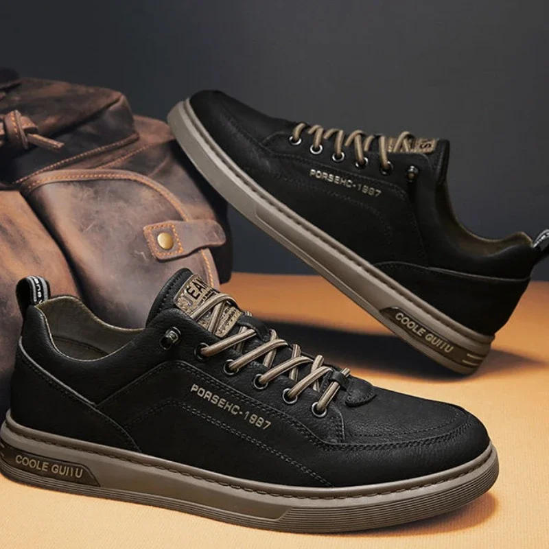 2025 Primavera da uomo Nuove scarpe bianche traspiranti da uomo Scarpe di stoffa versatili alla moda Scarpe da tavolo sportive Scarpe da ginnastica casual in pelle da uomo