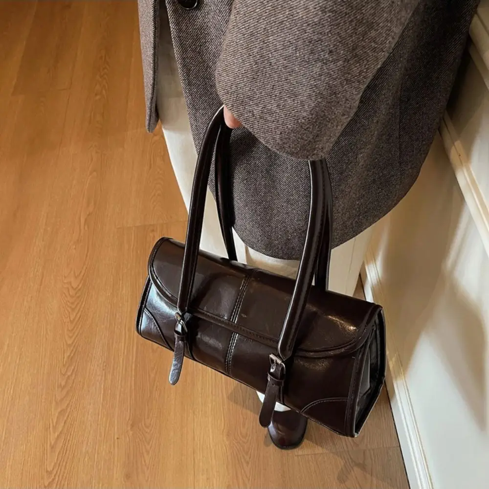 Hochwertige PU-Leder Unterarmtasche in Burgunderrot mit Magnetverschluss Damen Handtasche Schultertasche für Casual-Anlässe – Detail 4