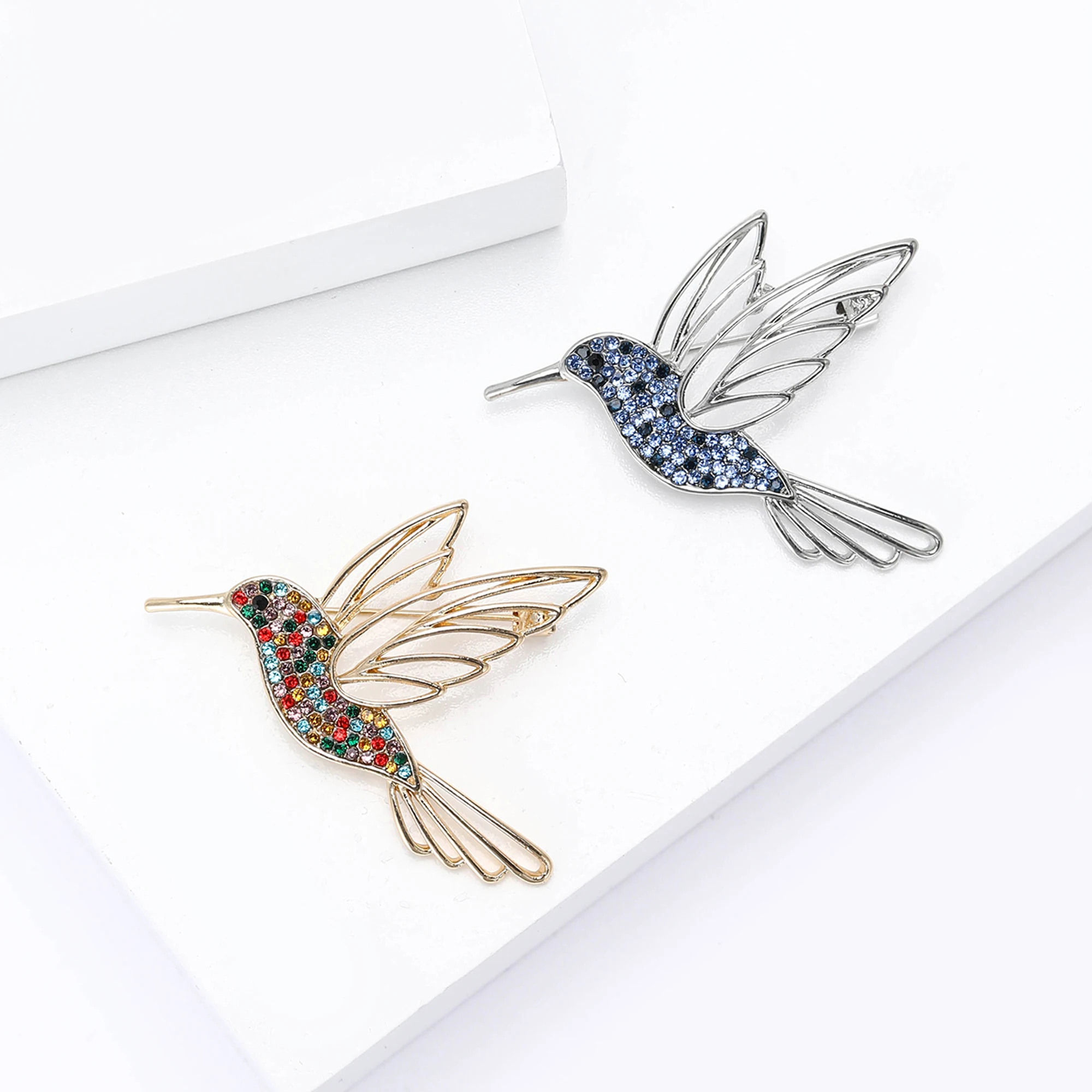 New Rhinestone Hollow Hummingbird Brooches for Women Unisex Animal Pins Event Party Backpack Decoration Clothes Accessories