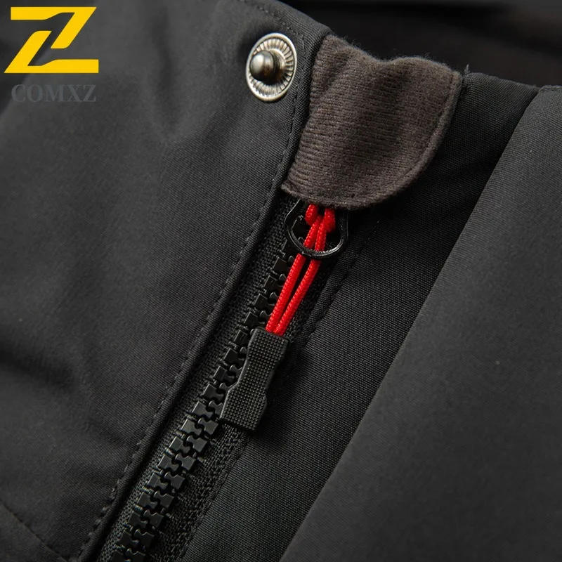 سترة رجالي COMXZ 2025 متعددة الاستخدامات فضفاضة للسفر في الهواء الطلق سترات متينة مقاومة للرياح تصميم بقلنسوة معطف خريف خفيف الوزن #3