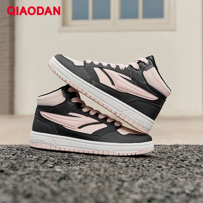 

QIAODAN женская повседневная спортивная обувь, осень 2022, новые кожаные универсальные высокие туфли контрастного цвета для скейтборда XM36240531