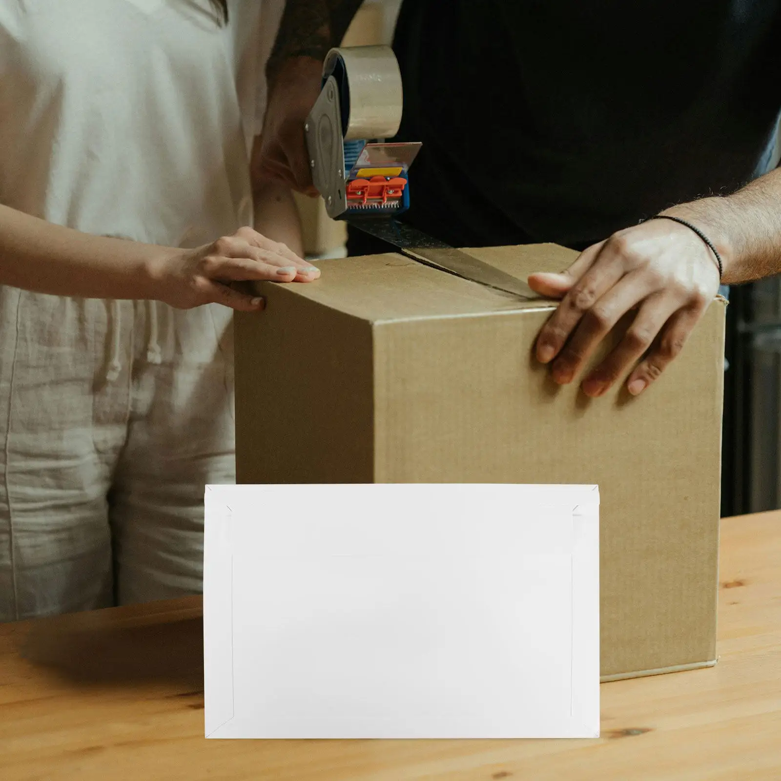 

15Pcs White Cardboard Self-Sealing Photo Document Envelopes for Shipping Stay Flat Mailers Business Packaging Supplies