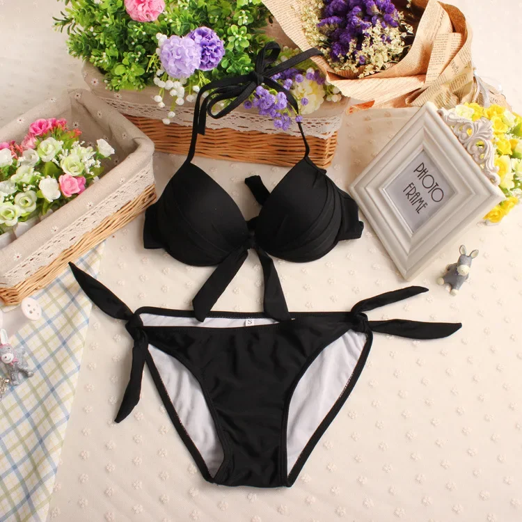 プッシュアップビキニ 2 枚水着女性水着ネオングリーンビーチウェアモノキニ水着韓国ビキニセットプール 2024